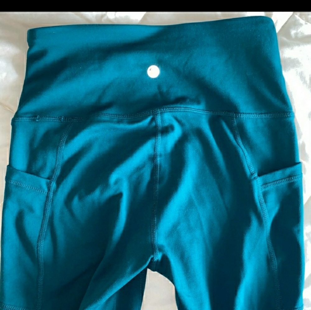 2 PAIR OF EUC YOGALICIOUS LEGGINGS - Picture 3 of 4
